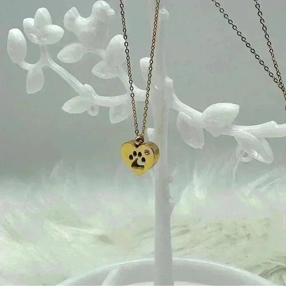 Heart Paw Print Pendant Necklace in yellow Gold - Picture 2 of 8